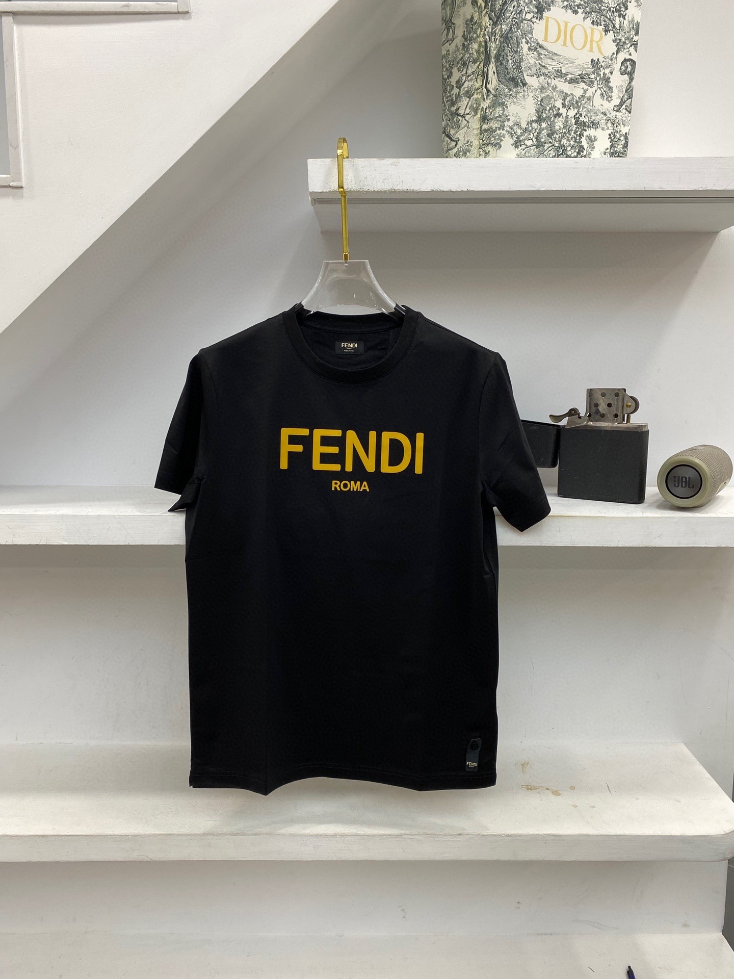 【Fendi旗艦店】（フェンディ）クラシックでスタイリッシュな半袖スウェットシャツ01602