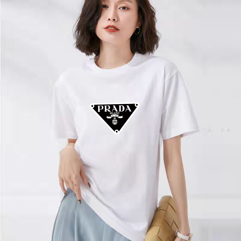 【Prada旗艦店】（プラダ）クラシックでスタイリッシュな半袖スウェットシャツ01441