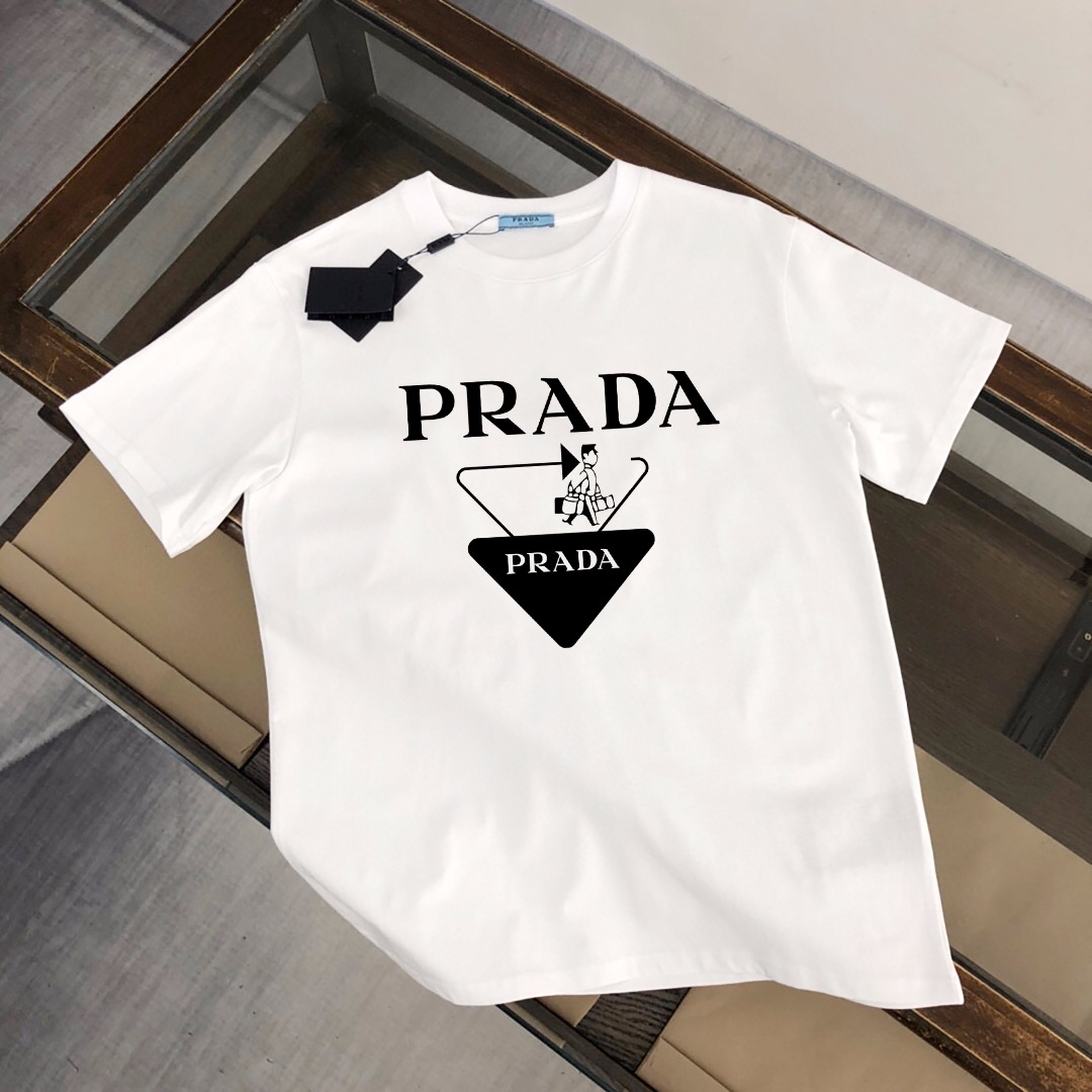 【Prada旗艦店】（プラダ）クラシックでスタイリッシュな半袖スウェットシャツ01162
