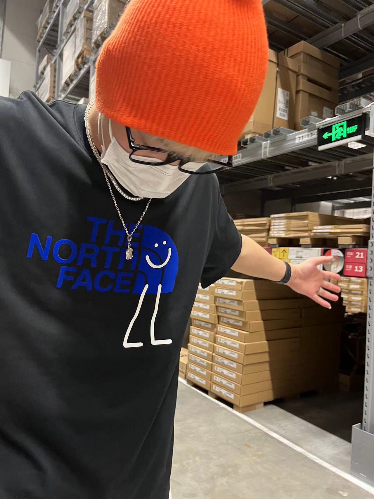 【The North Face旗艦店】（ザ・ノース・フェイス）クラシックでスタイリッシュな半袖スウェットシャツ00572