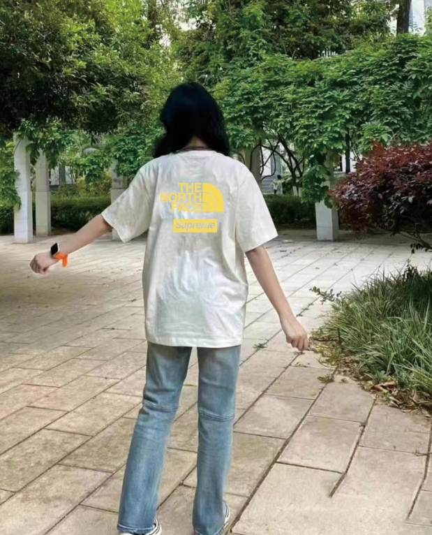 【The North Face旗艦店】（ザ・ノース・フェイス）クラシックでスタイリッシュな半袖スウェットシャツ01253