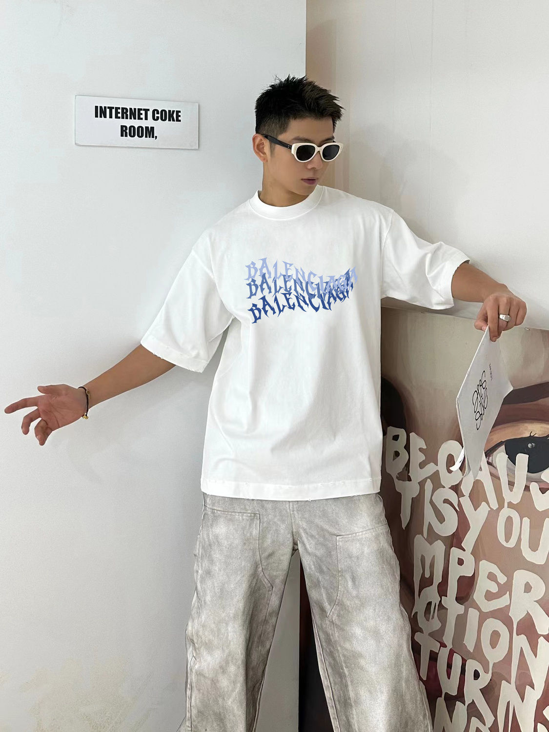 【BALENCIAGA旗艦店】（バレンシアガ）クラシックでスタイリッシュな半袖スウェットシャツ01071