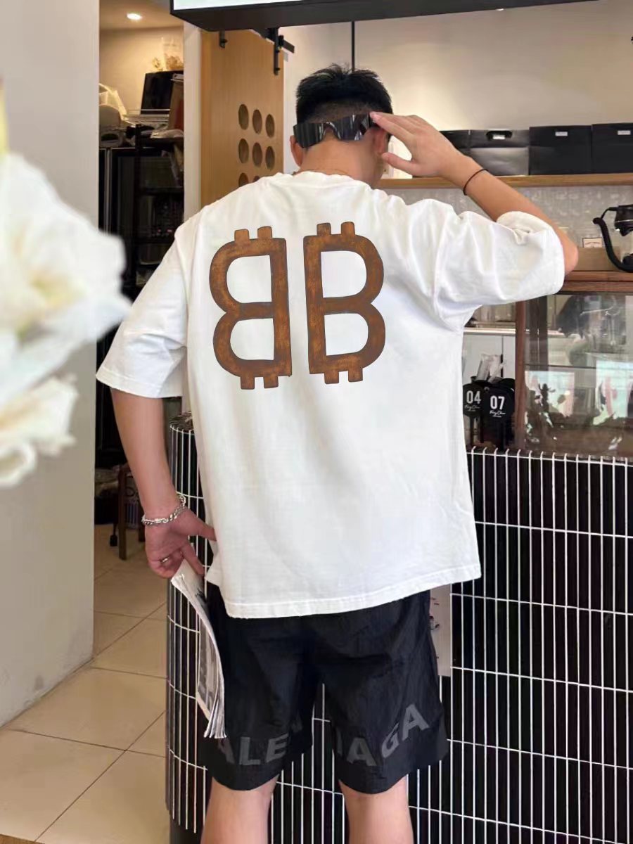 【BALENCIAGA旗艦店】（バレンシアガ）クラシックでスタイリッシュな半袖スウェットシャツ01746