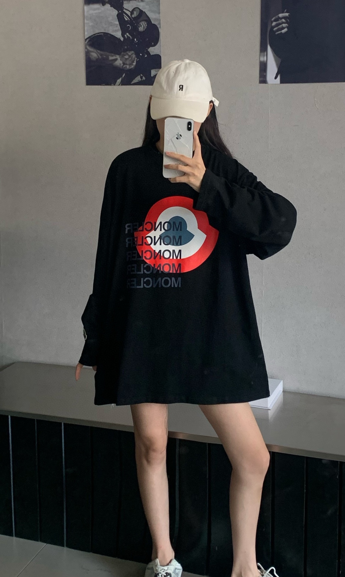 【MONCLER旗艦店】（モンクレール）クラシックでスタイリッシュな長袖スウェットシャツ00962