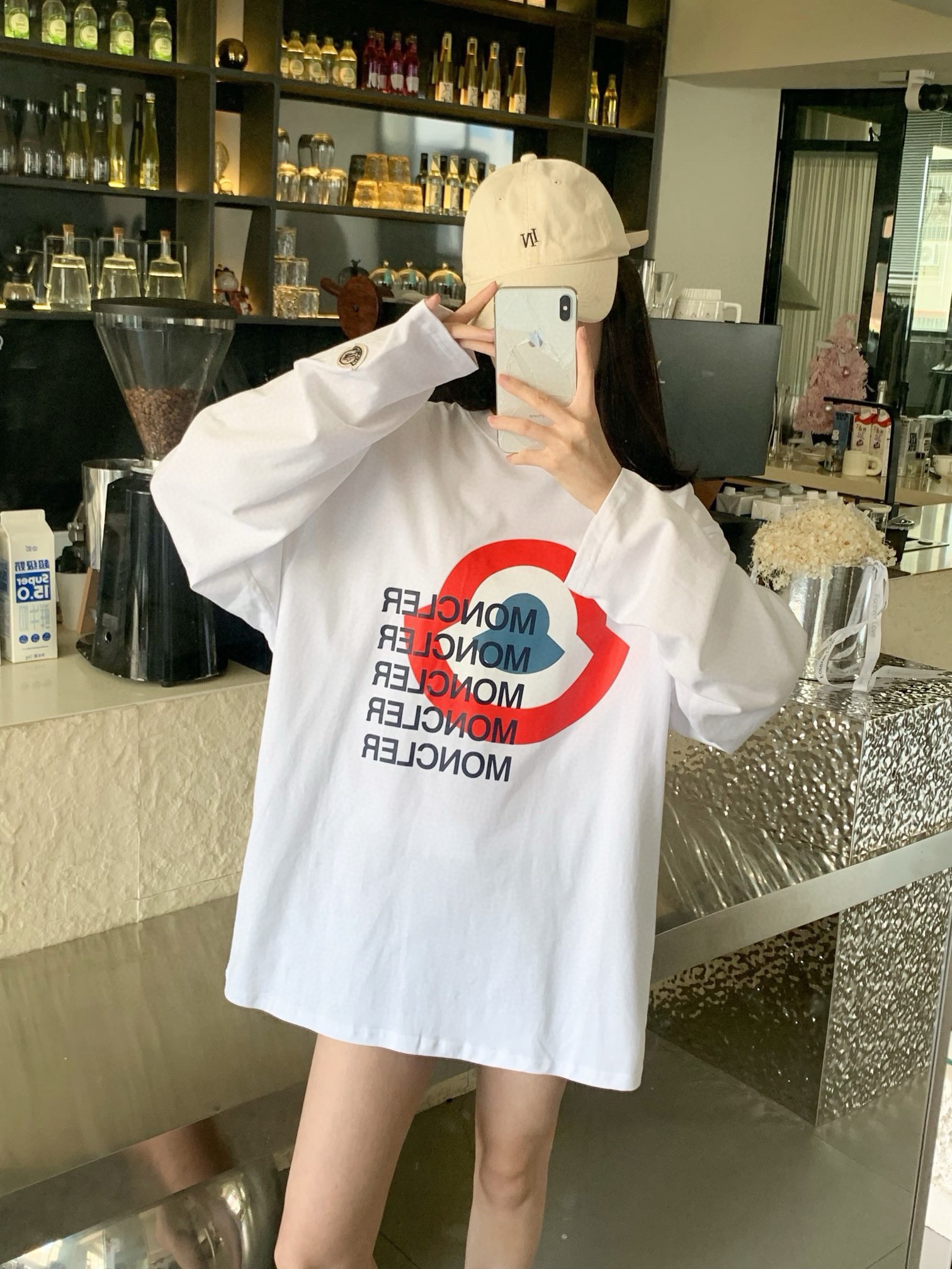 【MONCLER旗艦店】（モンクレール）クラシックでスタイリッシュな長袖スウェットシャツ00962