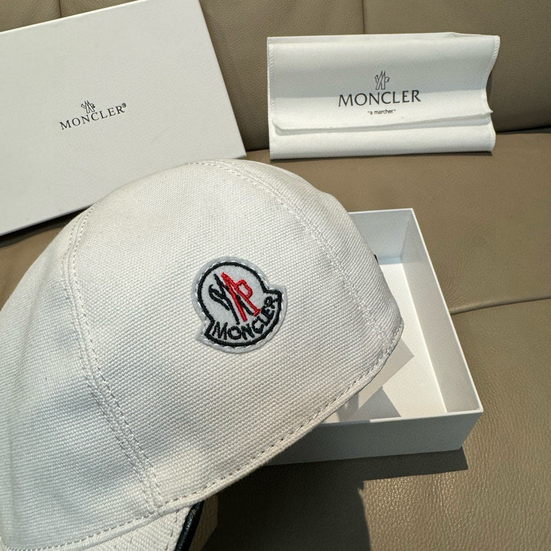 【MONCLER旗艦店】（モンクレール）時代を超えて人気のクラシックな帽子