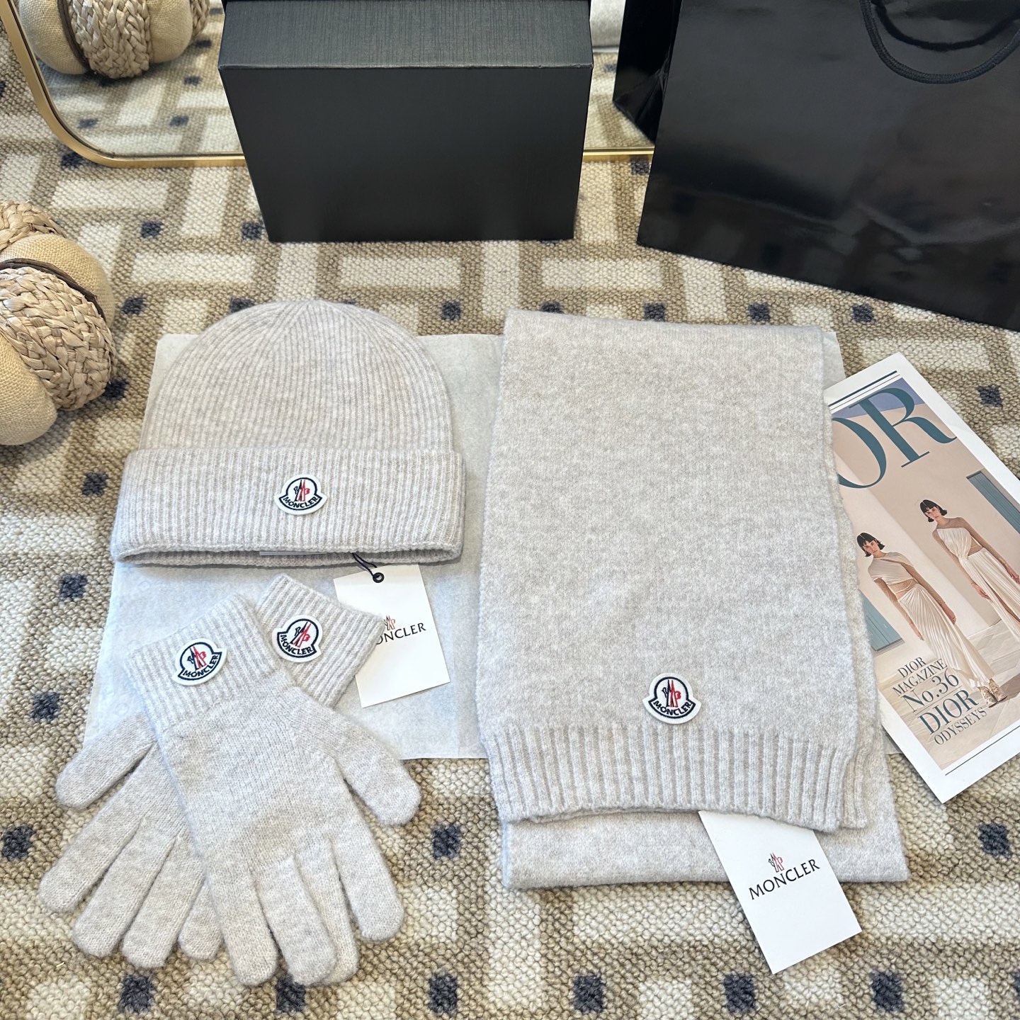 【MONCLER旗艦店】（モンクレール）時代を超えて人気のクラシックな帽子秋冬コレクション