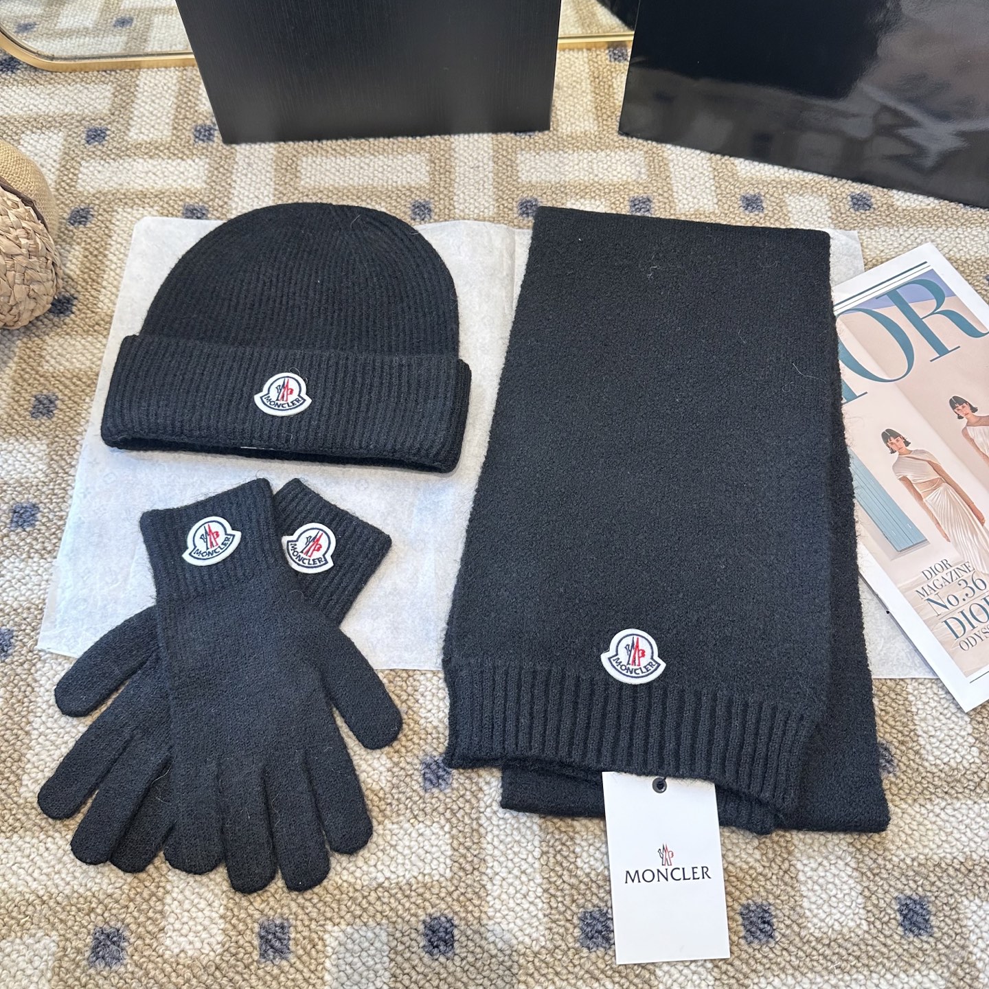 【MONCLER旗艦店】（モンクレール）時代を超えて人気のクラシックな帽子秋冬コレクション