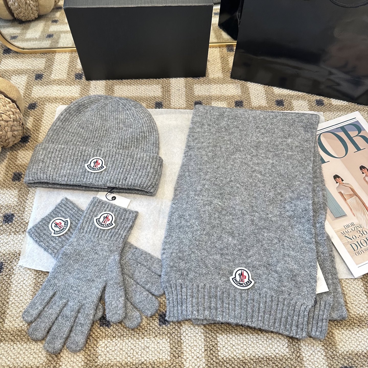 【MONCLER旗艦店】（モンクレール）時代を超えて人気のクラシックな帽子秋冬コレクション