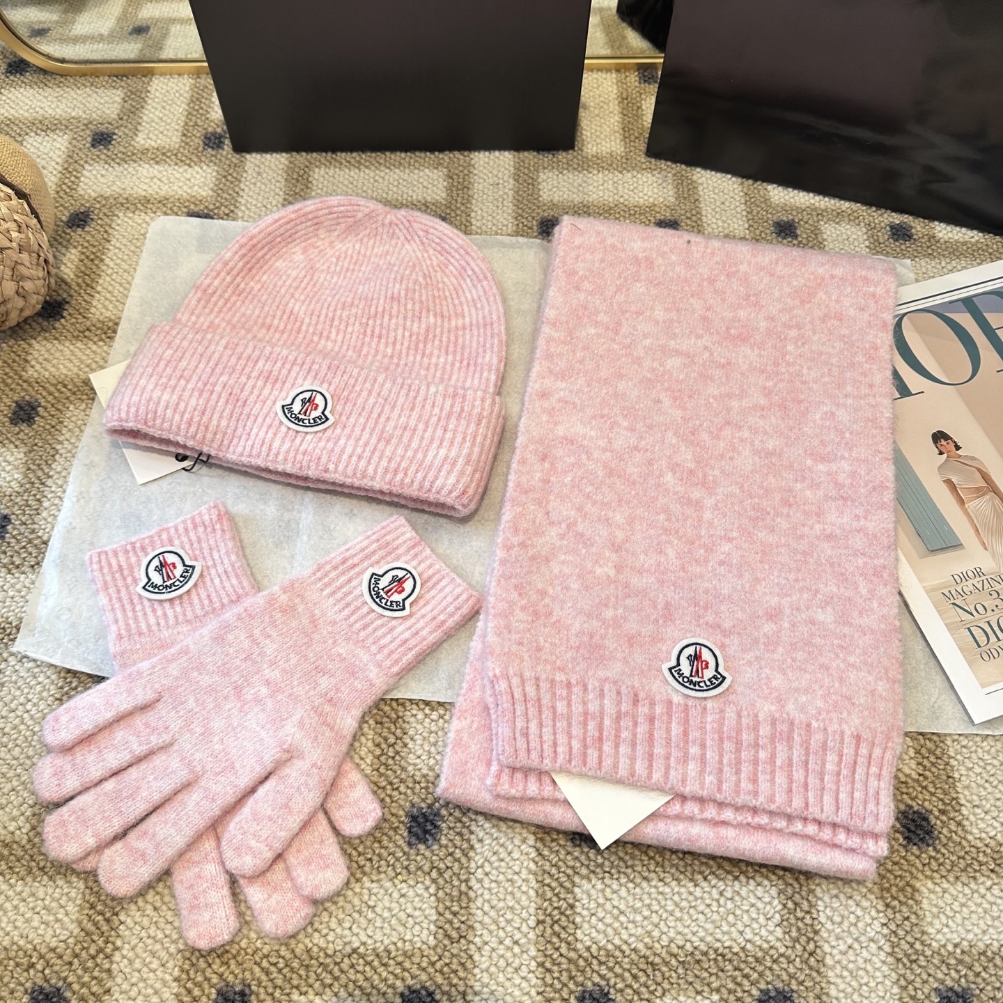 【MONCLER旗艦店】（モンクレール）時代を超えて人気のクラシックな帽子秋冬コレクション