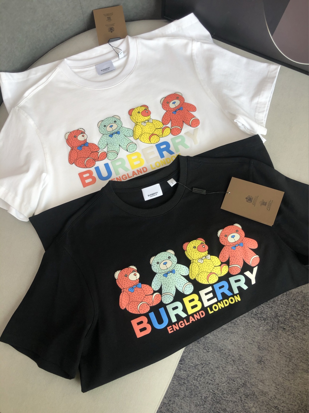 【BURBERRY旗艦店】（バーバリー）クラシックでスタイリッシュな半袖スウェットシャツ00560