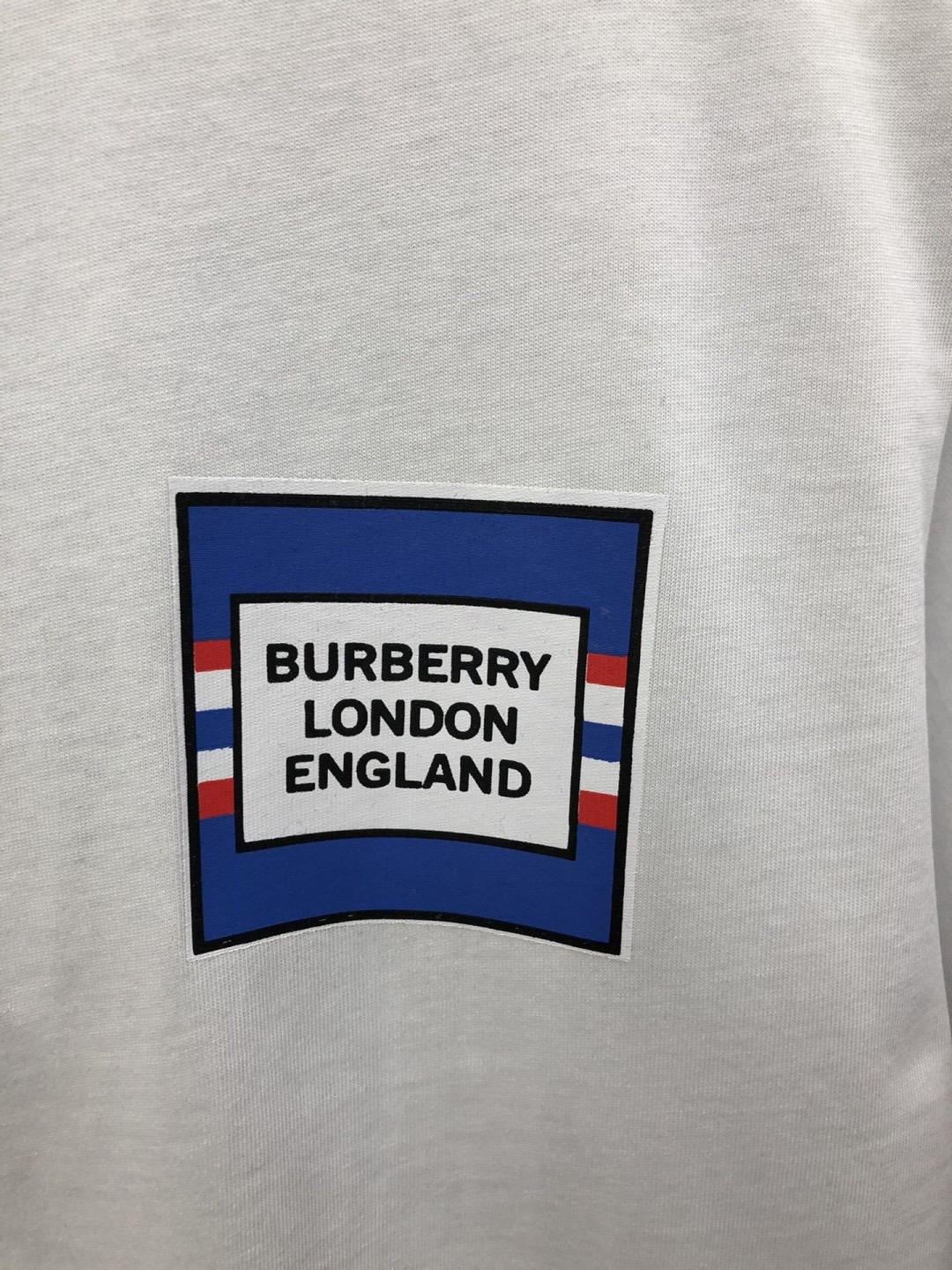【BURBERRY旗艦店】（バーバリー）クラシックでスタイリッシュな半袖スウェットシャツ00564
