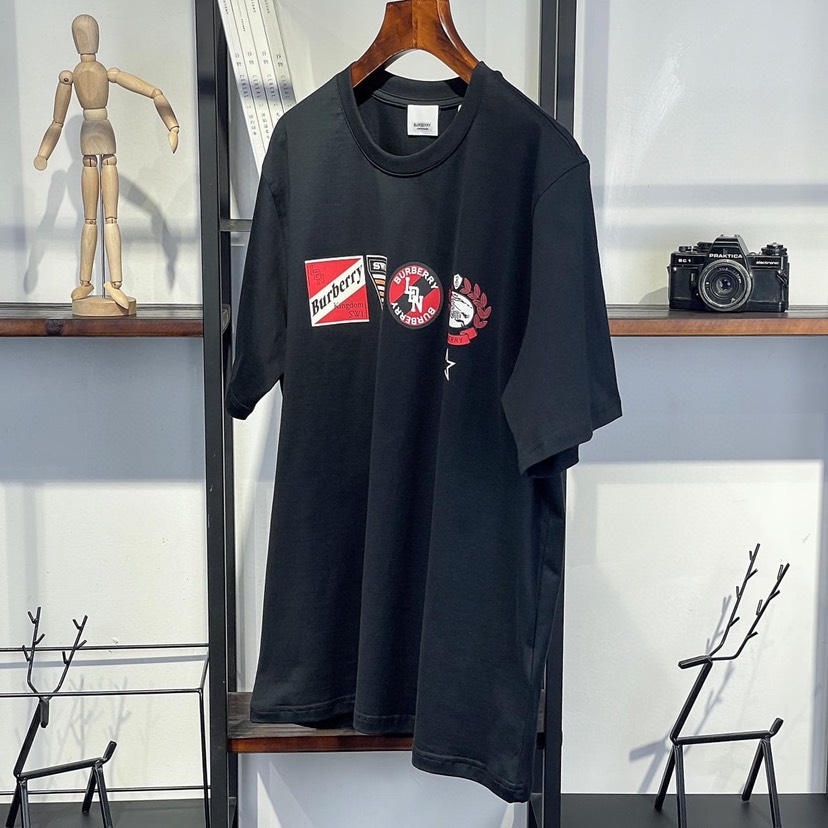 【BURBERRY旗艦店】（バーバリー）クラシックでスタイリッシュな半袖スウェットシャツ00566