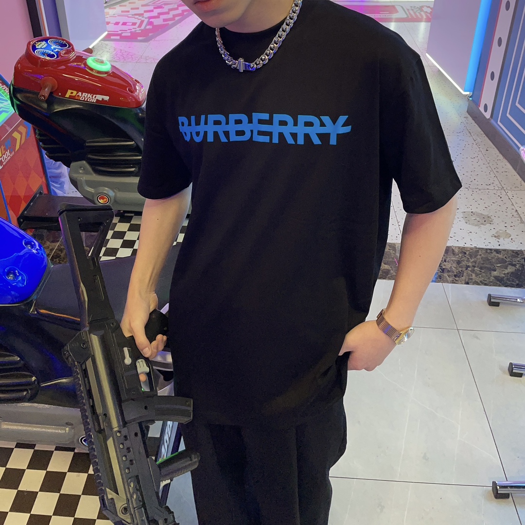 【BURBERRY旗艦店】（バーバリー）クラシックでスタイリッシュな半袖スウェットシャツ00569