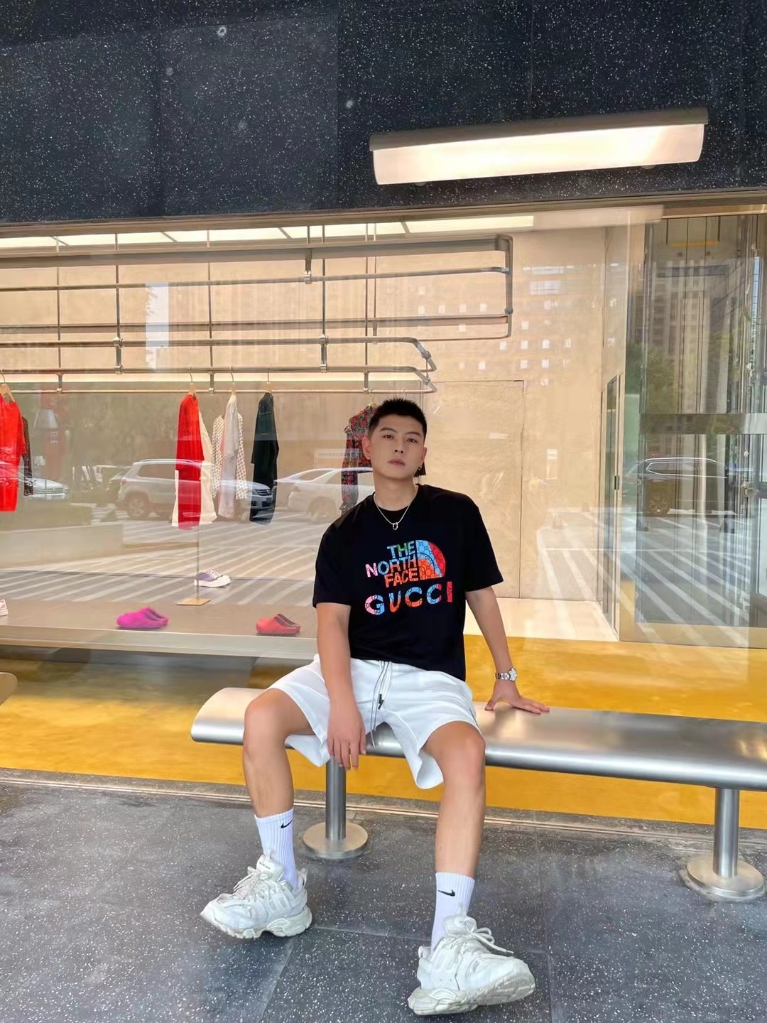 【GUCCI旗艦店】（グッチ）クラシックでスタイリッシュな半袖スウェットシャツ00316