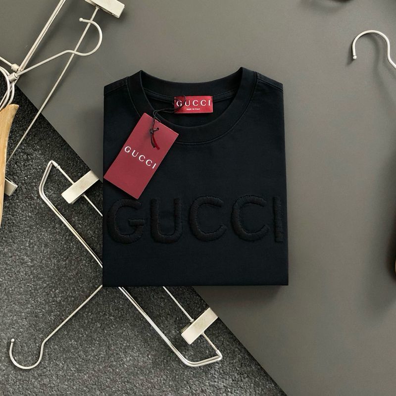 【GUCCI旗艦店】（グッチ）クラシックでスタイリッシュな半袖スウェットシャツ00447