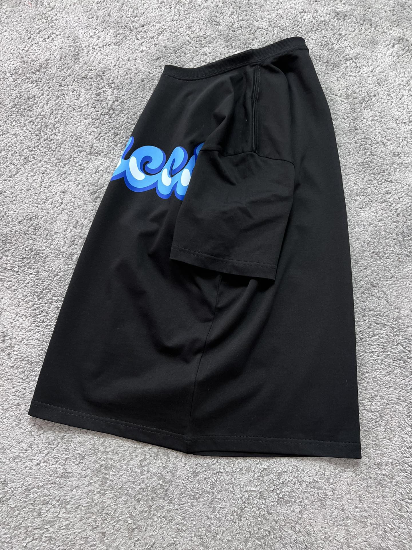 【GUCCI旗艦店】（グッチ）クラシックでスタイリッシュな半袖スウェットシャツ01402