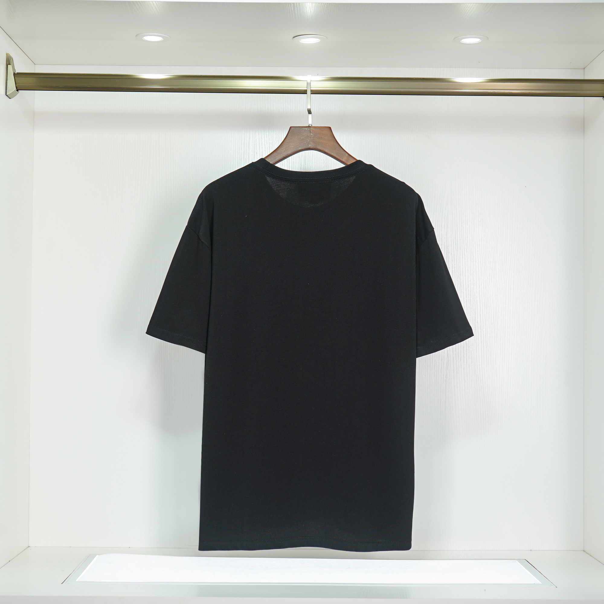 【GUCCI旗艦店】（グッチ）クラシックでスタイリッシュな半袖スウェットシャツ01850