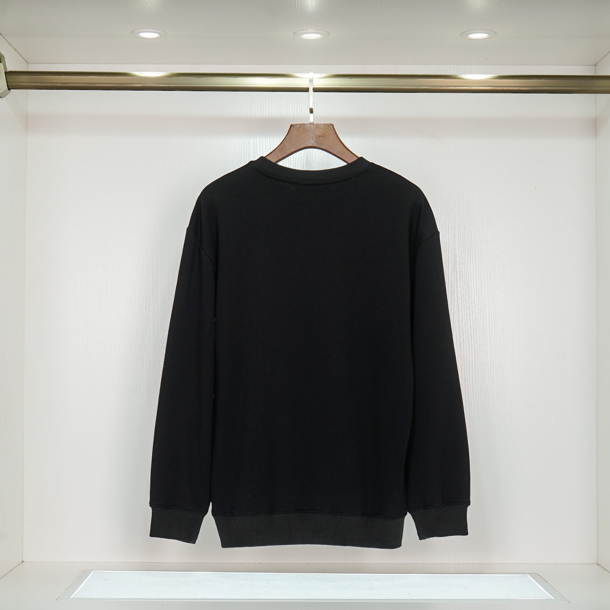 【GUCCI旗艦店】（グッチ）クラシックでスタイリッシュな長袖スウェットシャツ01871