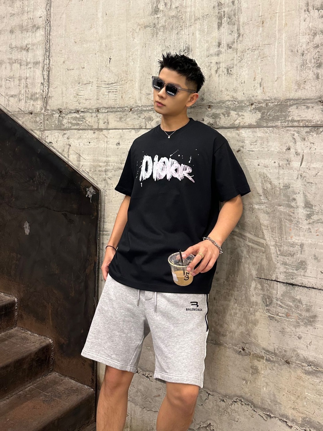 【DIOR旗艦店】（ディオール）クラシックでスタイリッシュな半袖スウェットシャツ00384