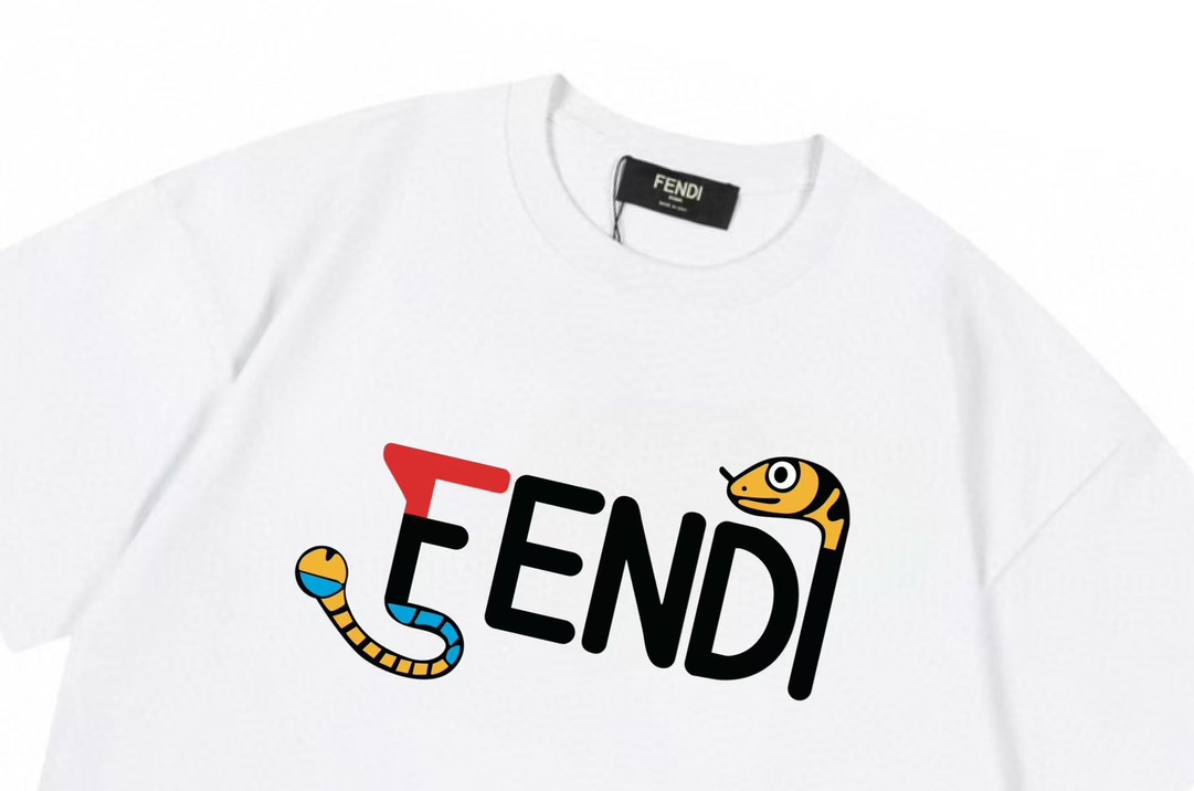 【Fendi旗艦店】（フェンディ）クラシックでスタイリッシュな半袖スウェットシャツ00359