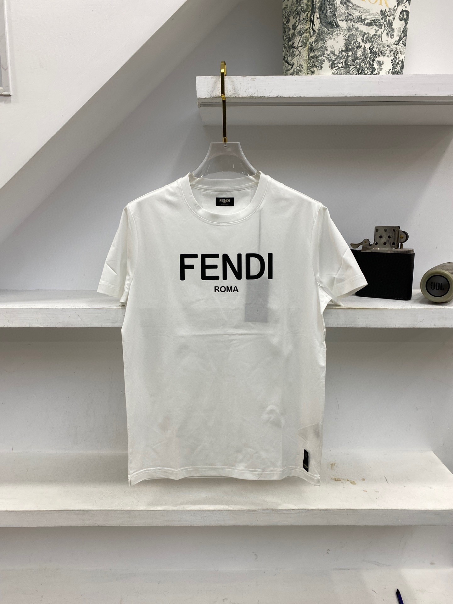 【Fendi旗艦店】（フェンディ）クラシックでスタイリッシュな半袖スウェットシャツ01602