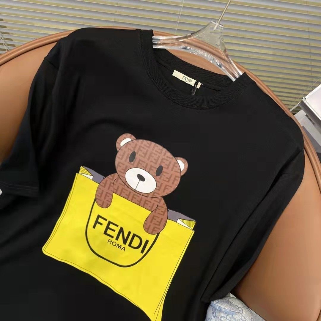 【Fendi旗艦店】（フェンディ）クラシックでスタイリッシュな半袖スウェットシャツ01636