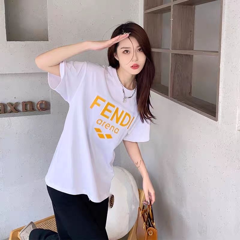 【Fendi旗艦店】（フェンディ）クラシックでスタイリッシュな半袖スウェットシャツ01795