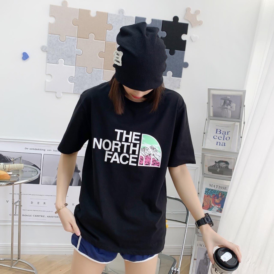 【The North Face旗艦店】（ザ・ノース・フェイス）クラシックでスタイリッシュな半袖スウェットシャツ01335