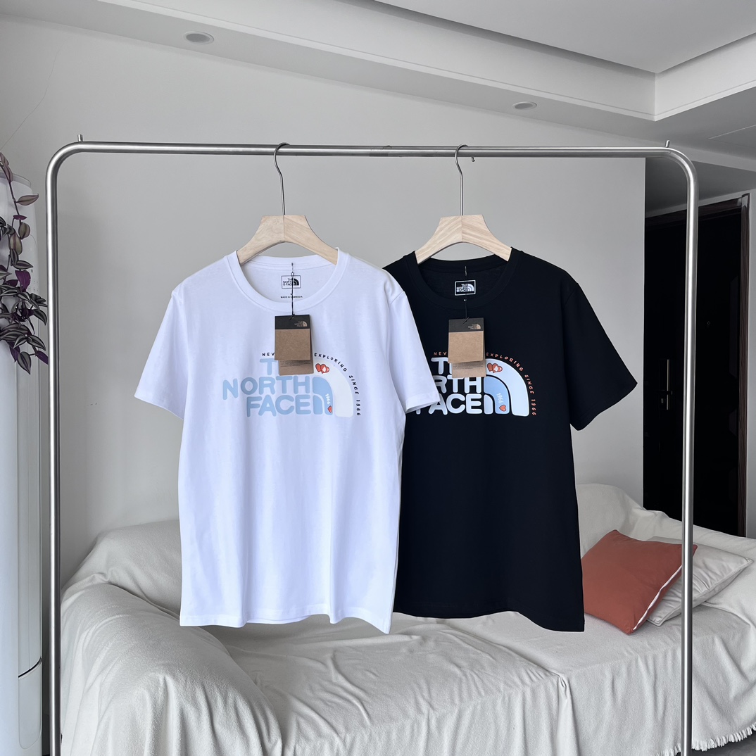 【The North Face旗艦店】（ザ・ノース・フェイス）クラシックでスタイリッシュな半袖スウェットシャツ01357