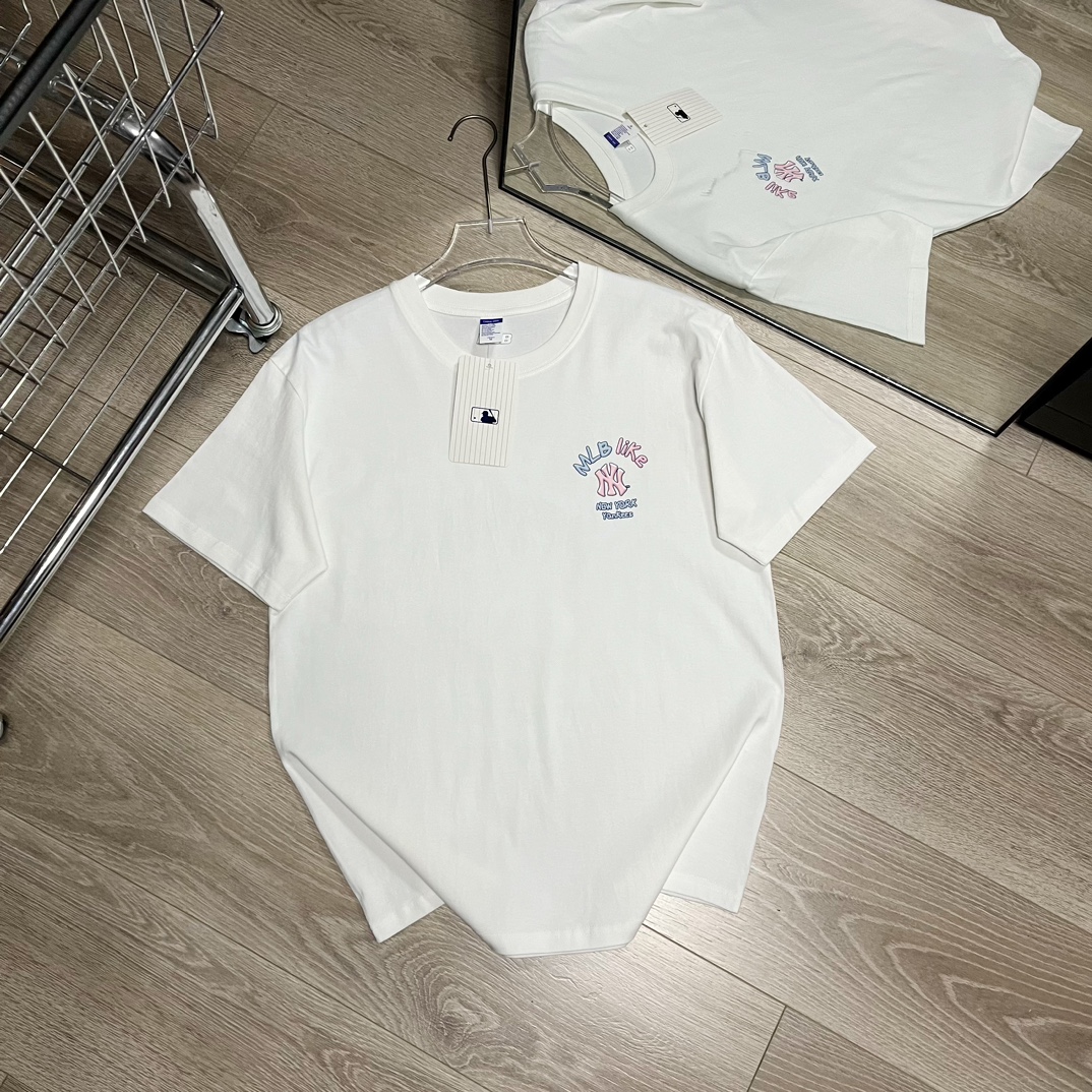 【MLB旗艦店】（エムエルビー）クラシックでスタイリッシュな半袖スウェットシャツ00656