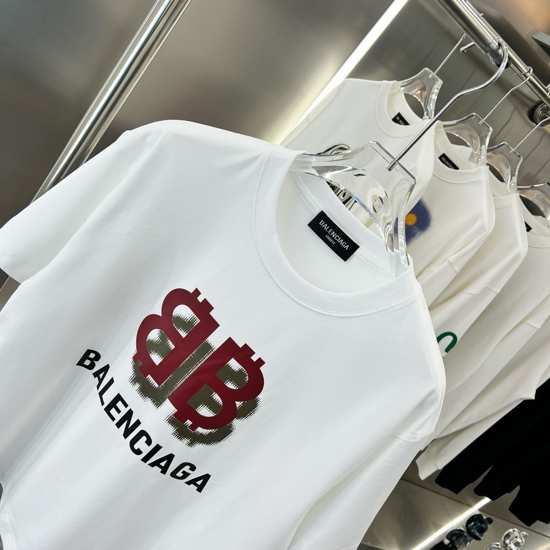 【BALENCIAGA旗艦店】（バレンシアガ）クラシックでスタイリッシュな半袖スウェットシャツ00300