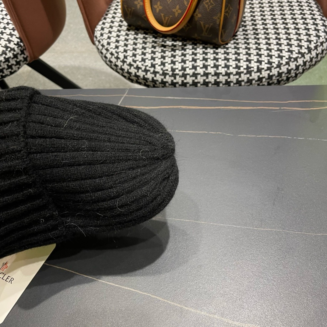 【MONCLER旗艦店】（モンクレール）時代を超えて人気のクラシックな帽子秋冬コレクション