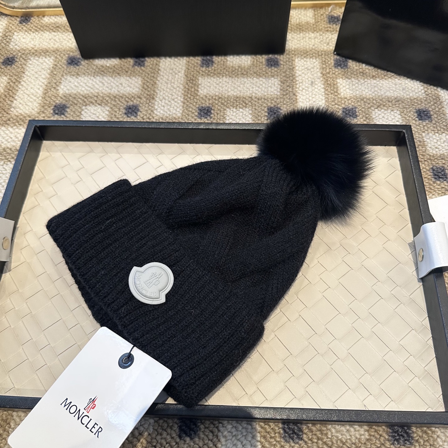 【MONCLER旗艦店】（モンクレール）時代を超えて人気のクラシックな帽子秋冬コレクション