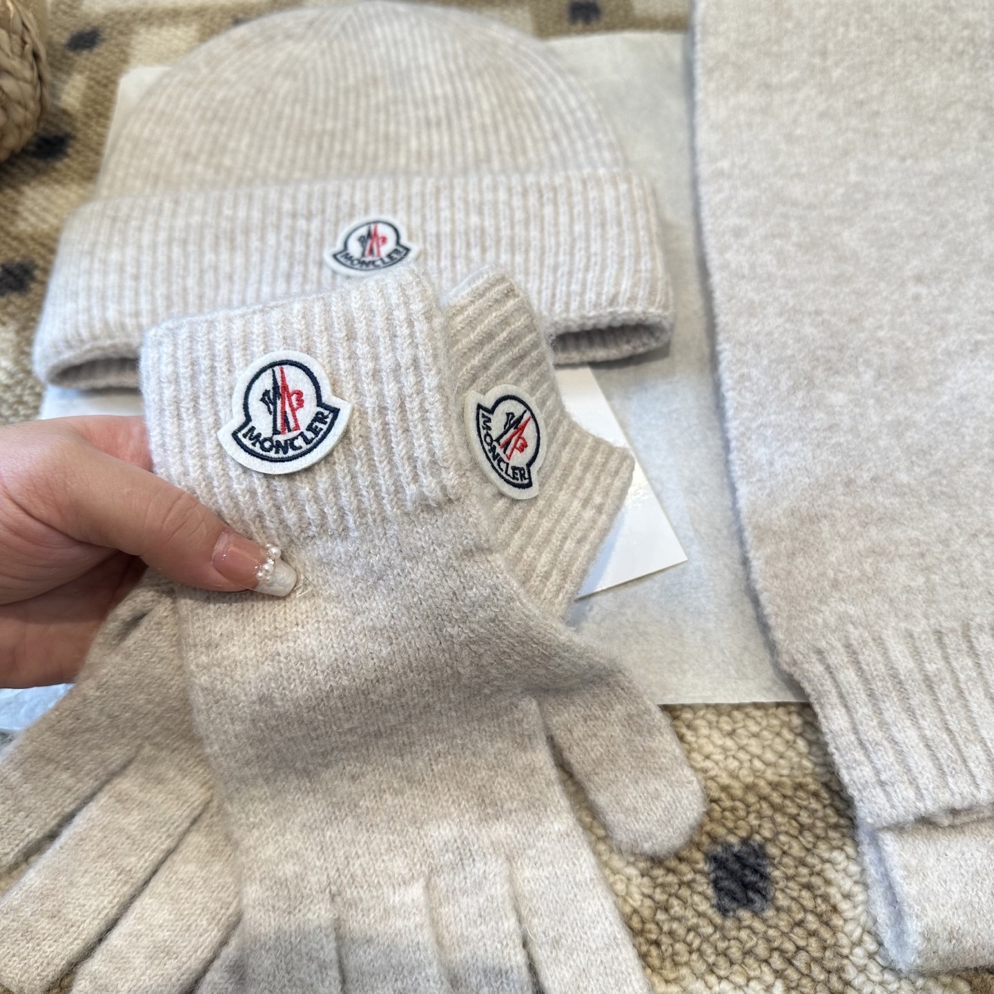 【MONCLER旗艦店】（モンクレール）時代を超えて人気のクラシックな帽子秋冬コレクション