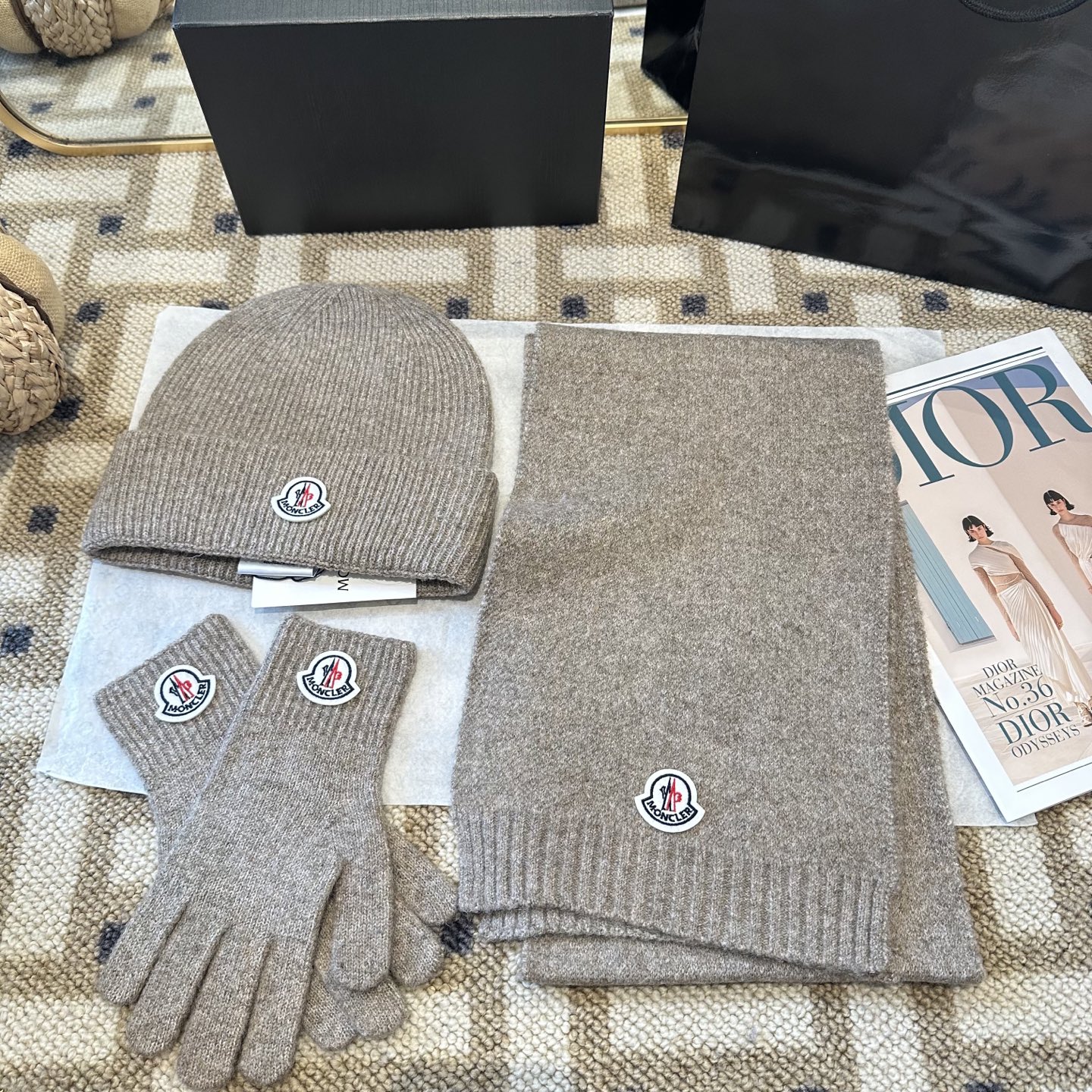【MONCLER旗艦店】（モンクレール）時代を超えて人気のクラシックな帽子秋冬コレクション