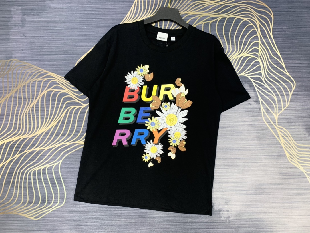 【BURBERRY旗艦店】（バーバリー）クラシックでスタイリッシュな半袖スウェットシャツ00546