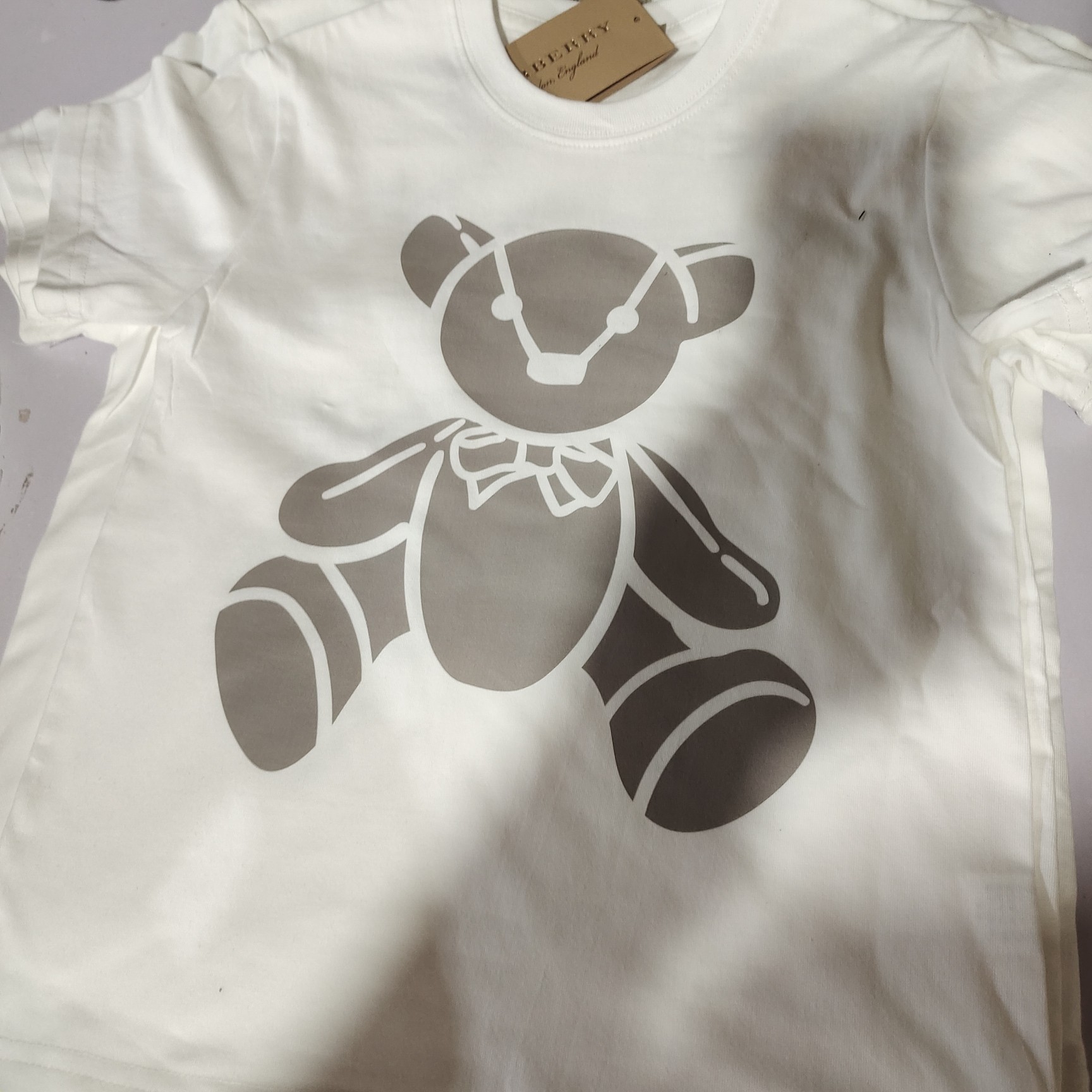 【BURBERRY旗艦店】（バーバリー）クラシックでスタイリッシュな半袖スウェットシャツ00559