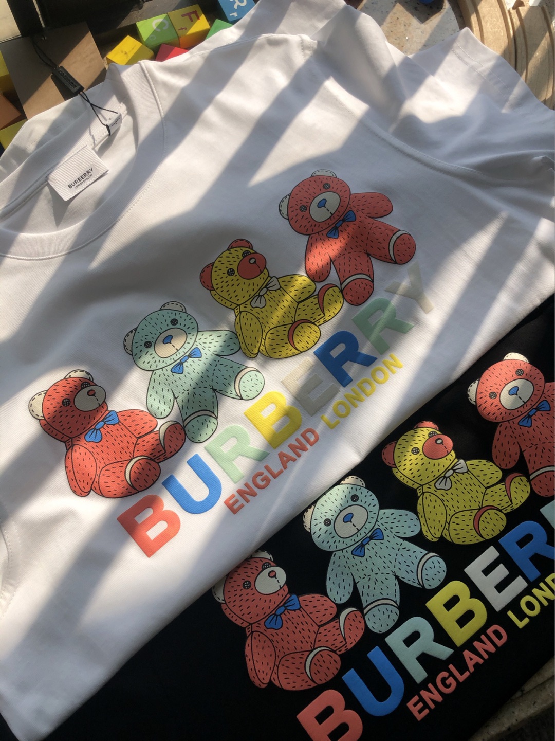 【BURBERRY旗艦店】（バーバリー）クラシックでスタイリッシュな半袖スウェットシャツ00560