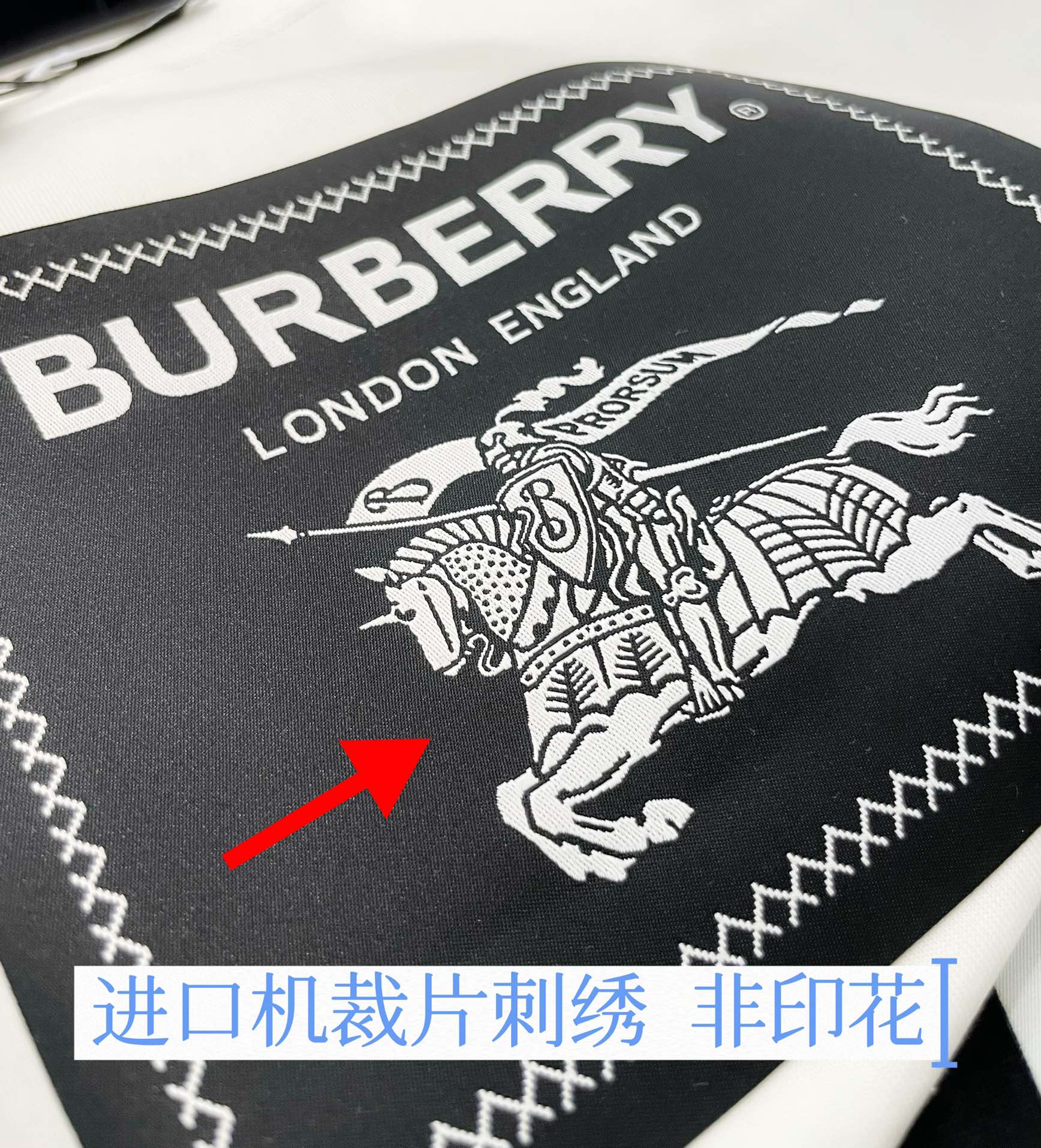 【BURBERRY旗艦店】（バーバリー）クラシックでスタイリッシュな半袖スウェットシャツ00561