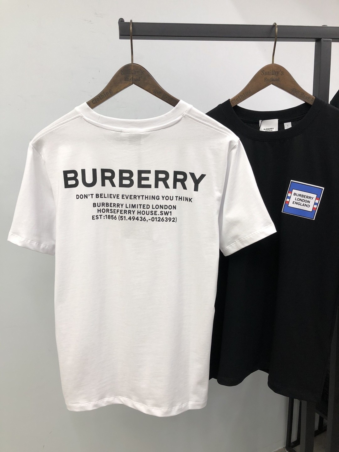 【BURBERRY旗艦店】（バーバリー）クラシックでスタイリッシュな半袖スウェットシャツ00564