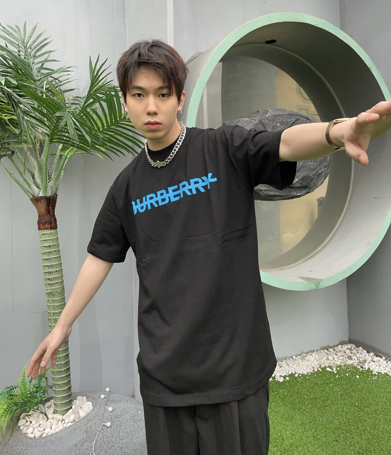 【BURBERRY旗艦店】（バーバリー）クラシックでスタイリッシュな半袖スウェットシャツ00569