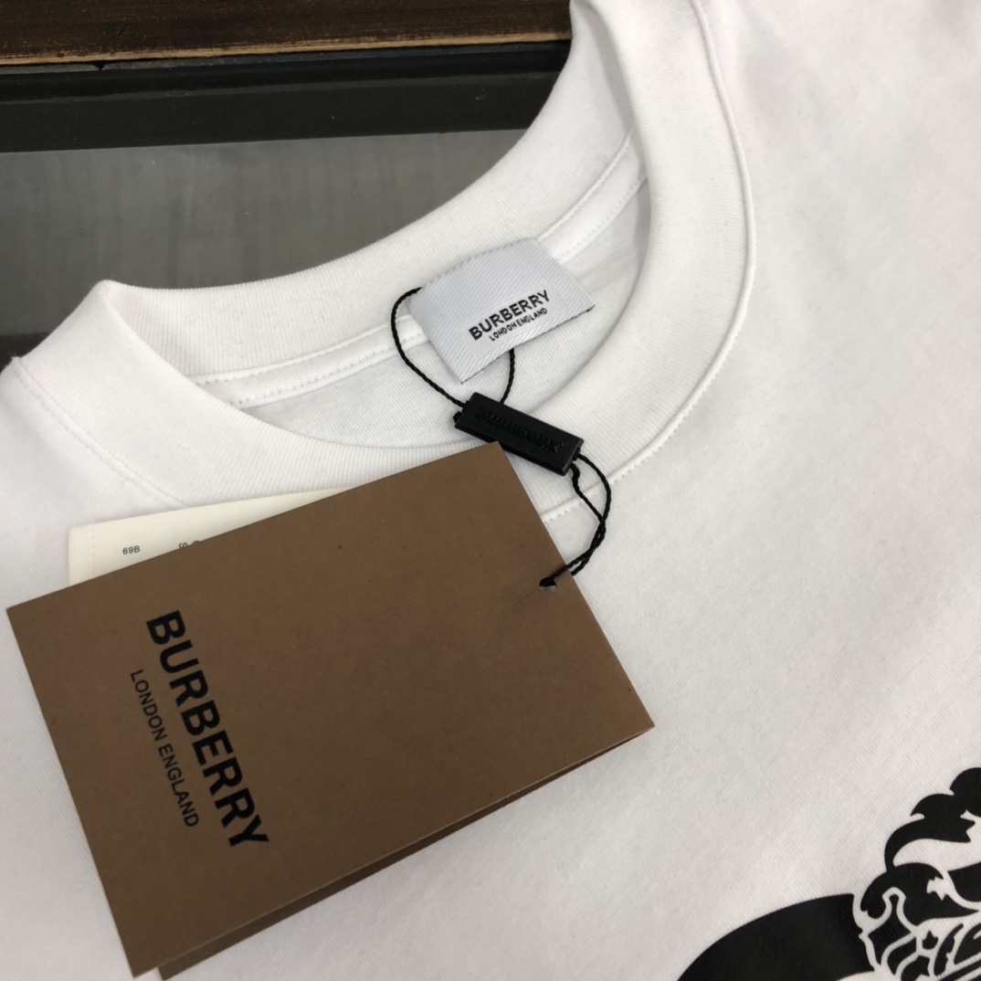 【BURBERRY旗艦店】（バーバリー）クラシックでスタイリッシュな半袖スウェットシャツ01276