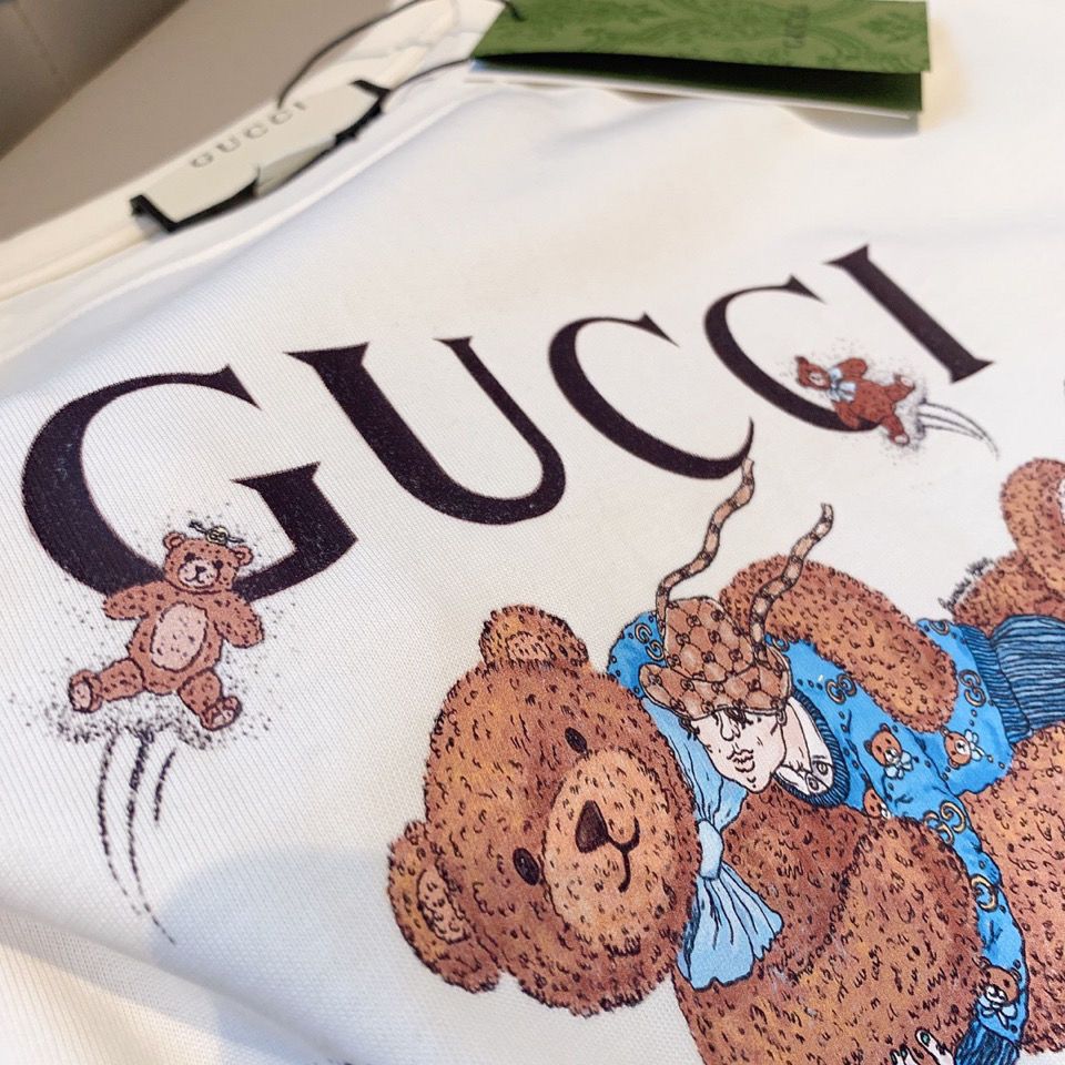 【GUCCI旗艦店】（グッチ）クラシックでスタイリッシュな半袖スウェットシャツ00473