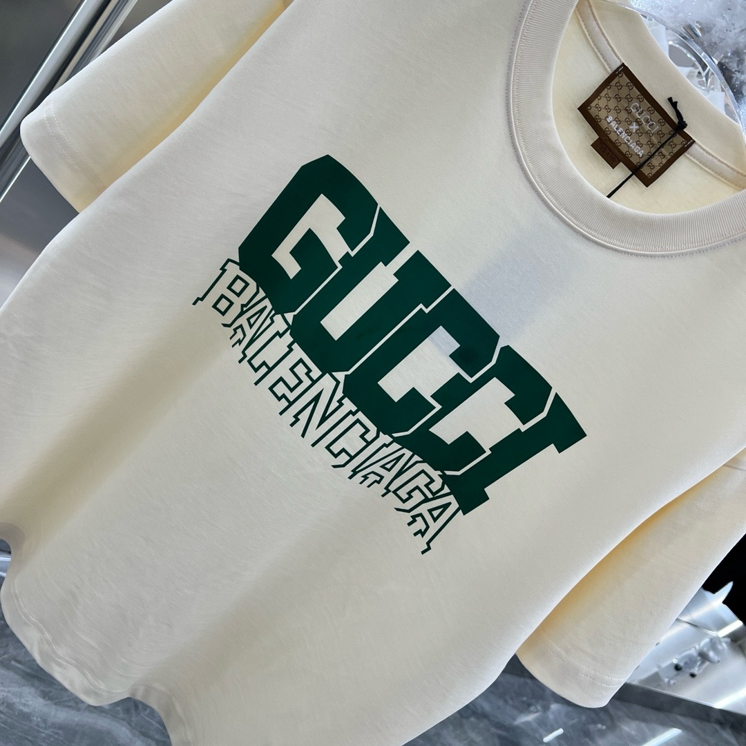 【GUCCI旗艦店】（グッチ）クラシックでスタイリッシュな半袖スウェットシャツ01754