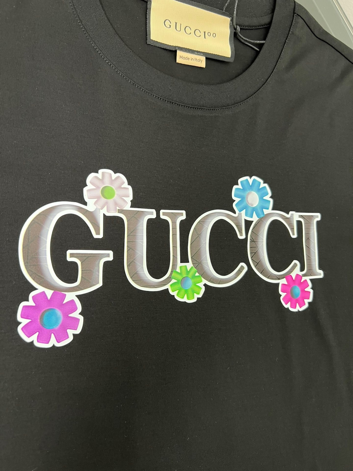 【GUCCI旗艦店】（グッチ）クラシックでスタイリッシュな半袖スウェットシャツ00689