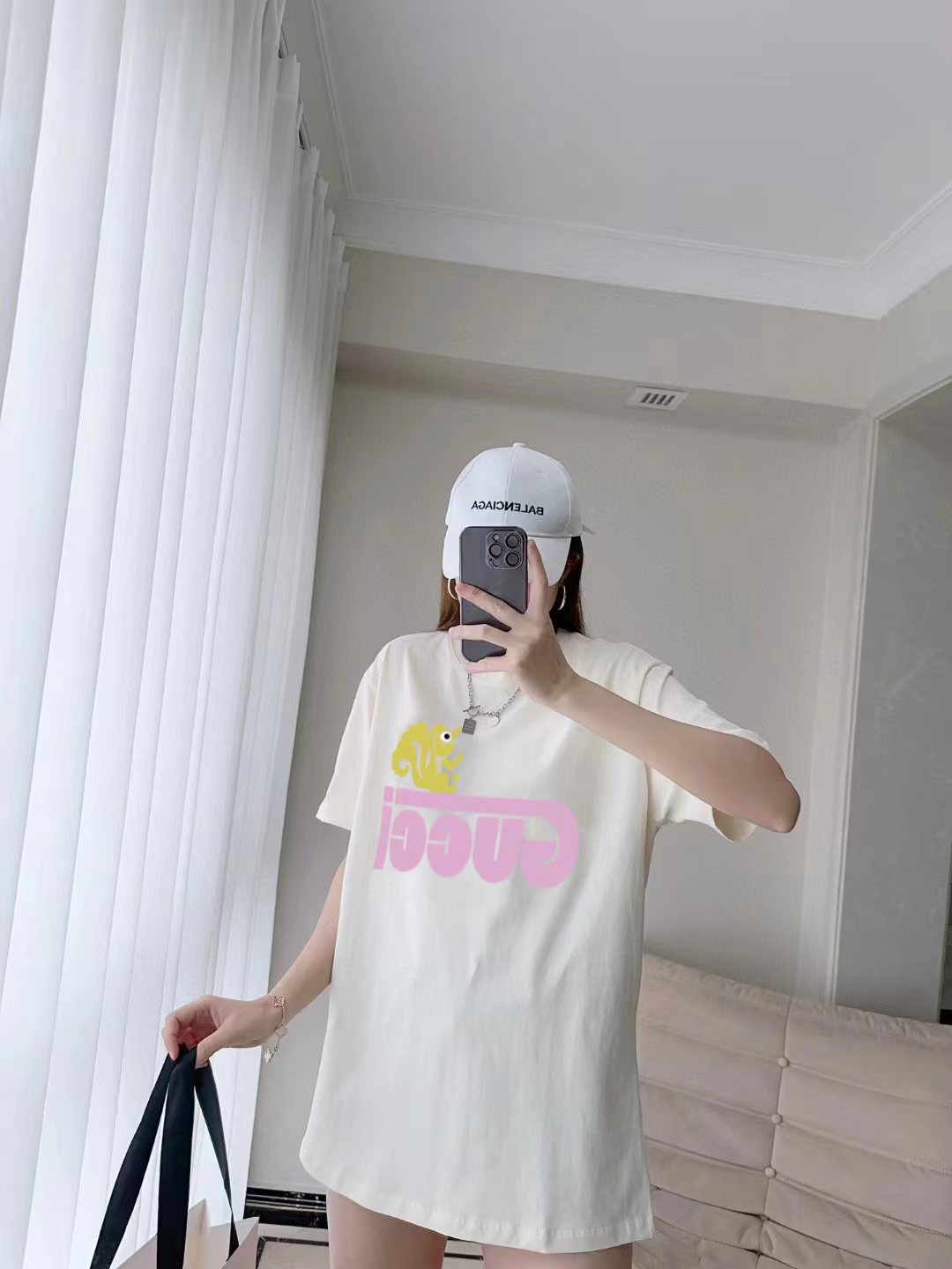 【GUCCI旗艦店】（グッチ）クラシックでスタイリッシュな半袖スウェットシャツ01163