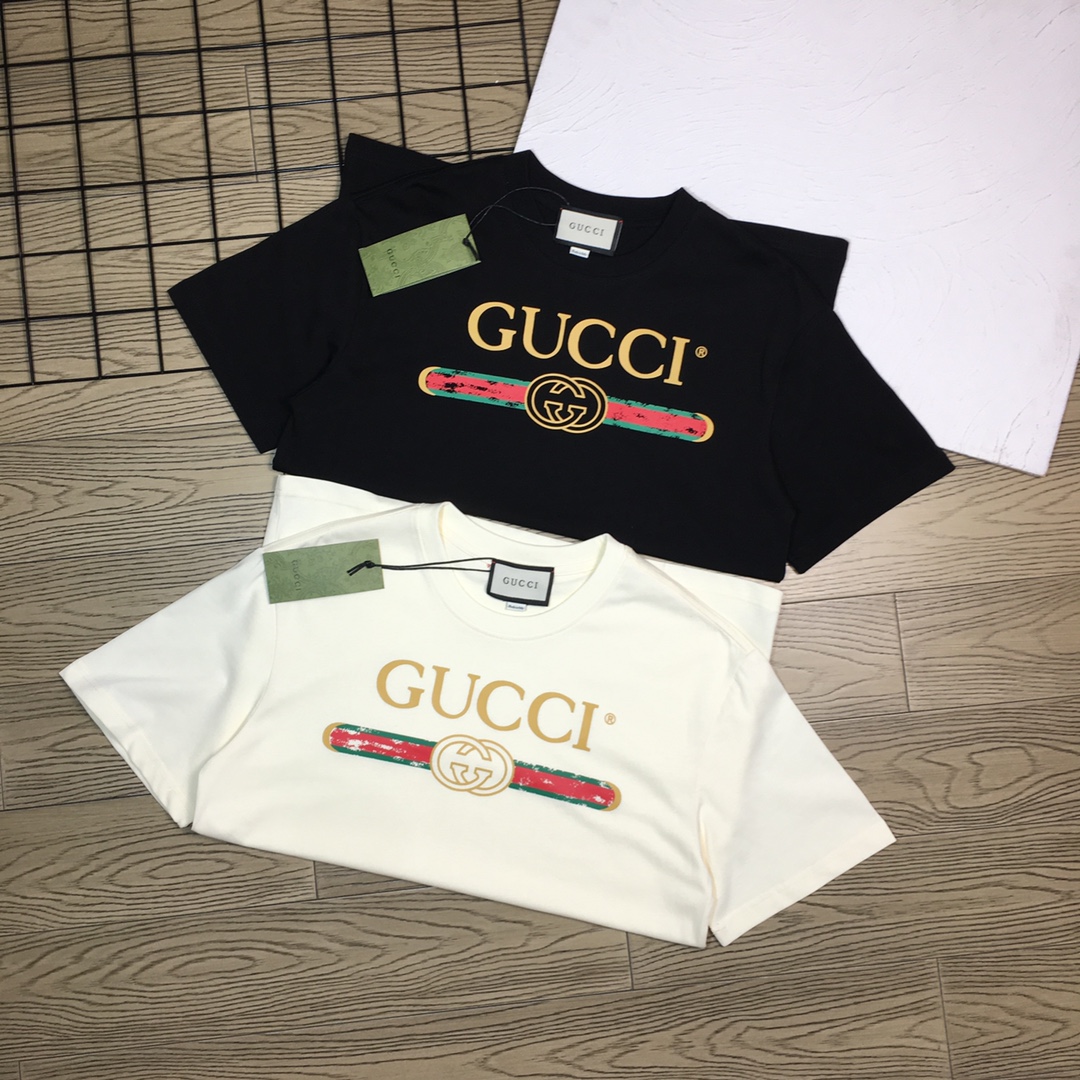 【GUCCI旗艦店】（グッチ）クラシックでスタイリッシュな半袖スウェットシャツ01399