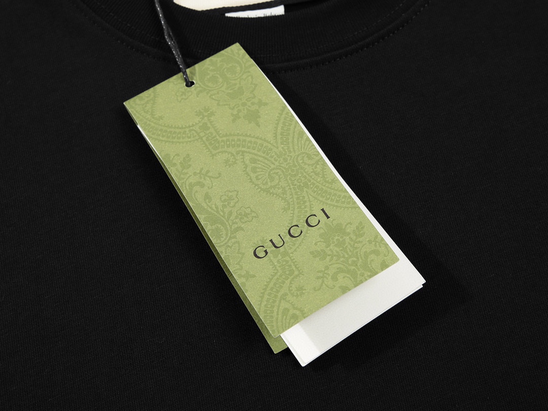 【GUCCI旗艦店】（グッチ）クラシックでスタイリッシュな半袖スウェットシャツ01769