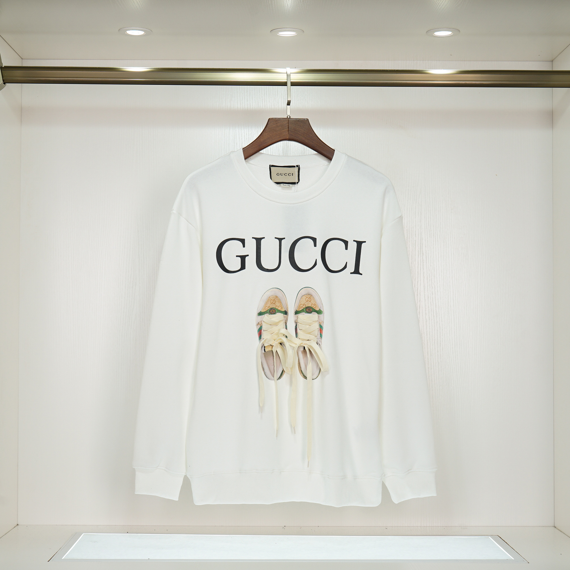【GUCCI旗艦店】（グッチ）クラシックでスタイリッシュな長袖スウェットシャツ01871